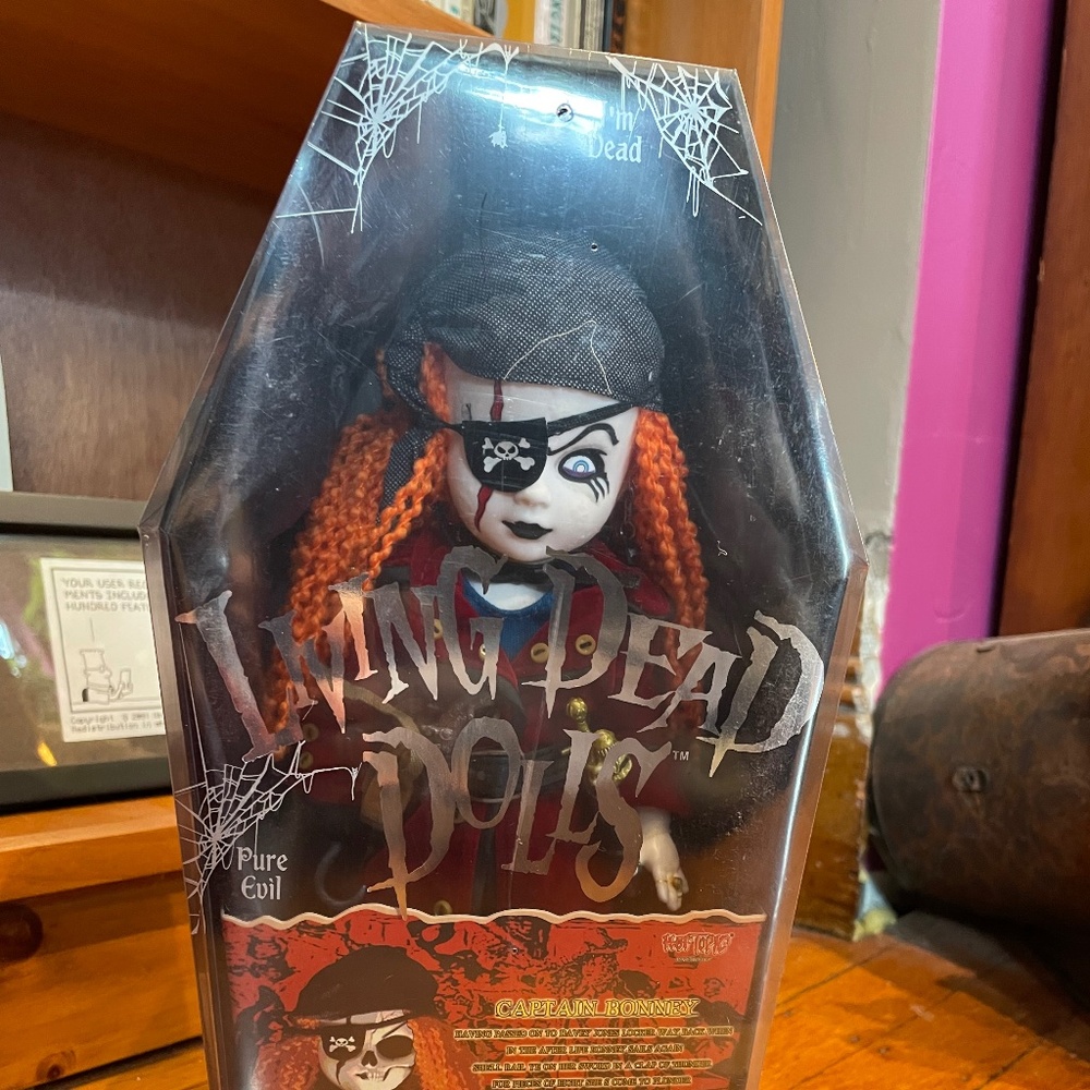 Living Dead Dolls - EXCLUSIVE Captain Bonney (SEALED)